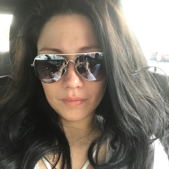 Meet Your Posher! 🌹 - Picture 1 of 5